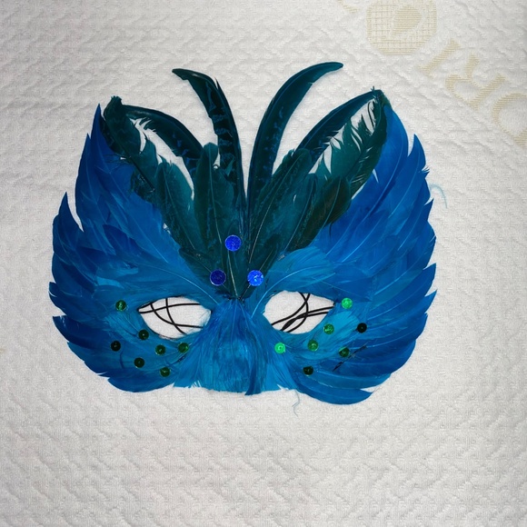*8A blue feathered Venetian-style masquerade mask - Picture 2 of 6